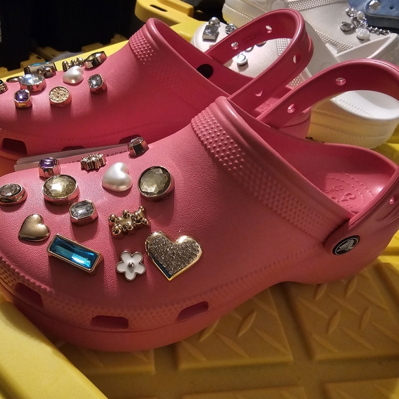 💖NEW Pink Croc Clogs! Comfort and Custom Style.💖 - Picture 7 of 9